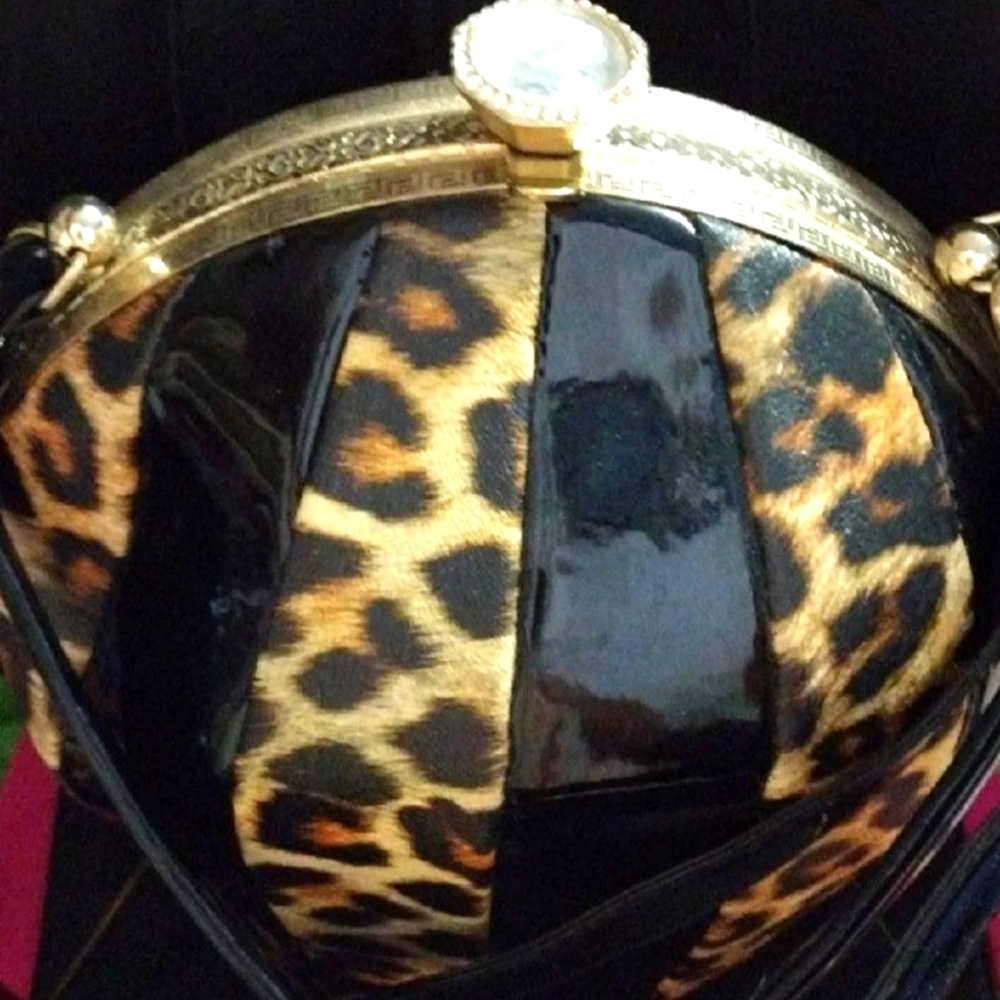 Women handbag. Leopard Print handbag.